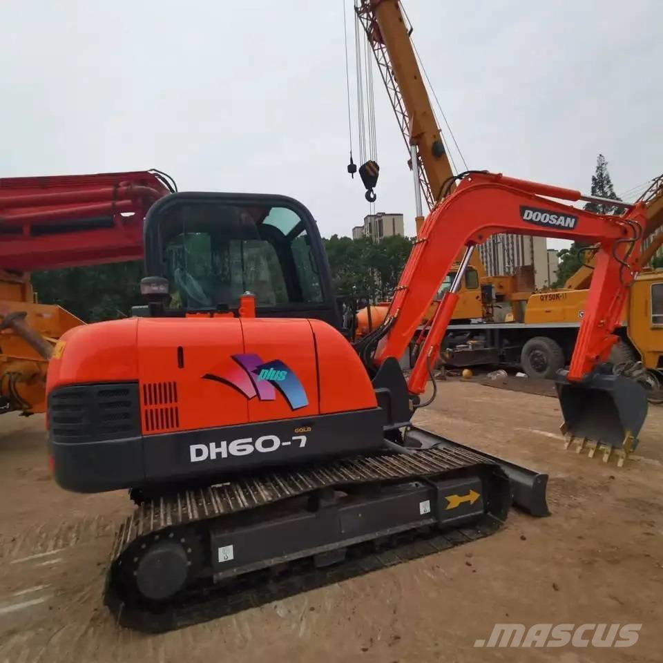 Doosan DH60-7 小型挖掘机