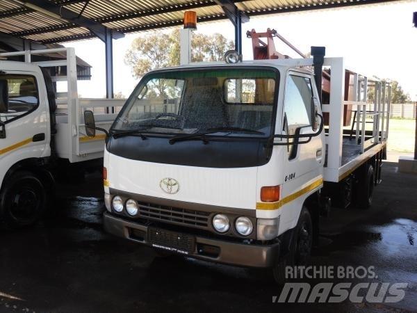 Toyota dyna 5104 厢式货车