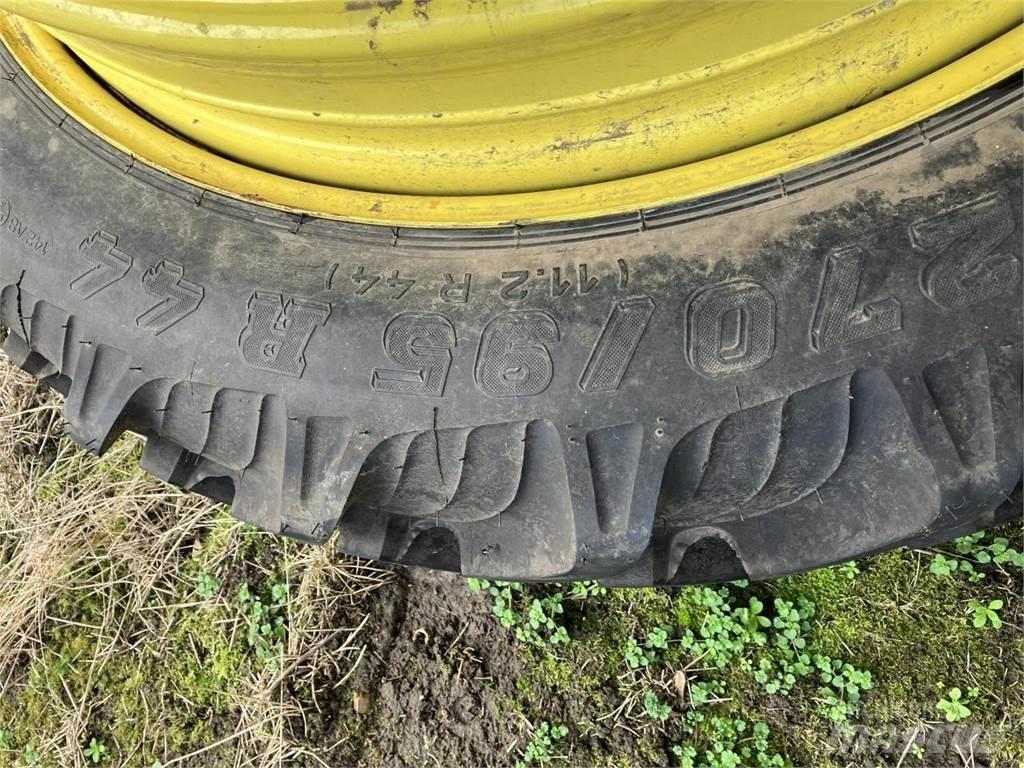 Taurus 270/95R44 轮胎、车轮、轮圈