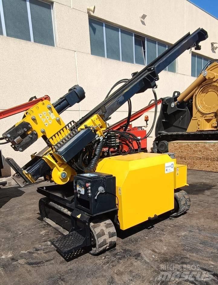  MGI Tonker 830 振动打桩锤