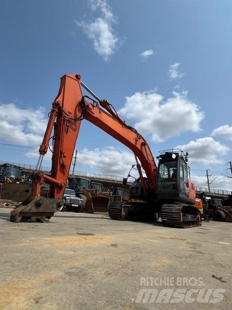 Hitachi ZX 225 履带挖掘机