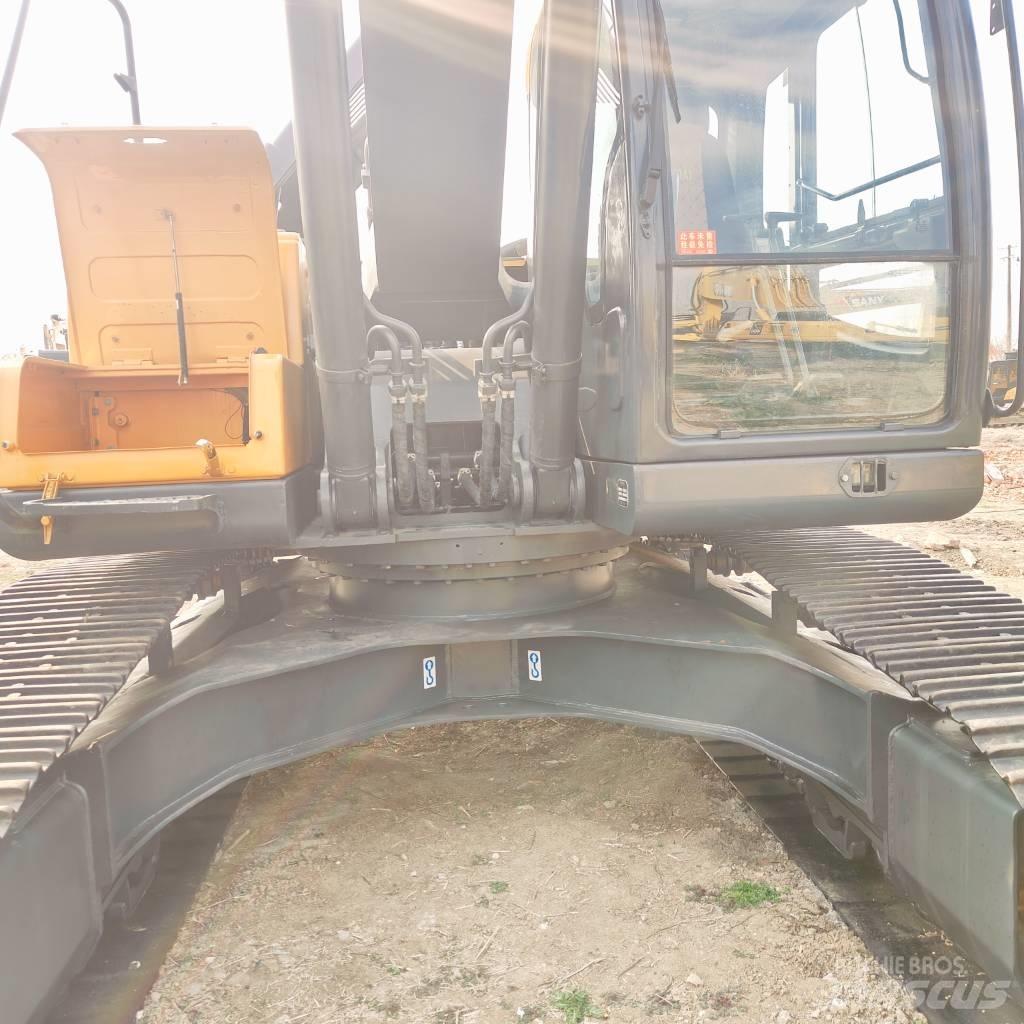 Hyundai R220LC-9S 履带挖掘机