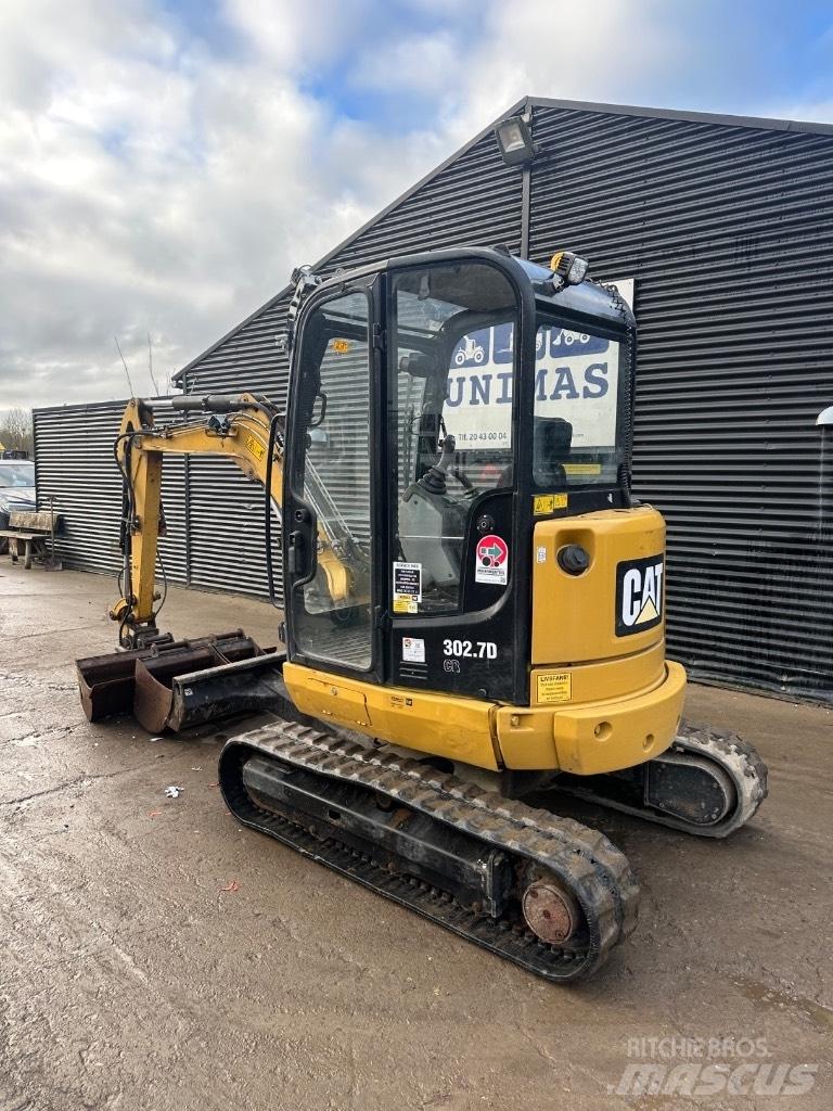 CAT 302.7DCR 小型挖掘机