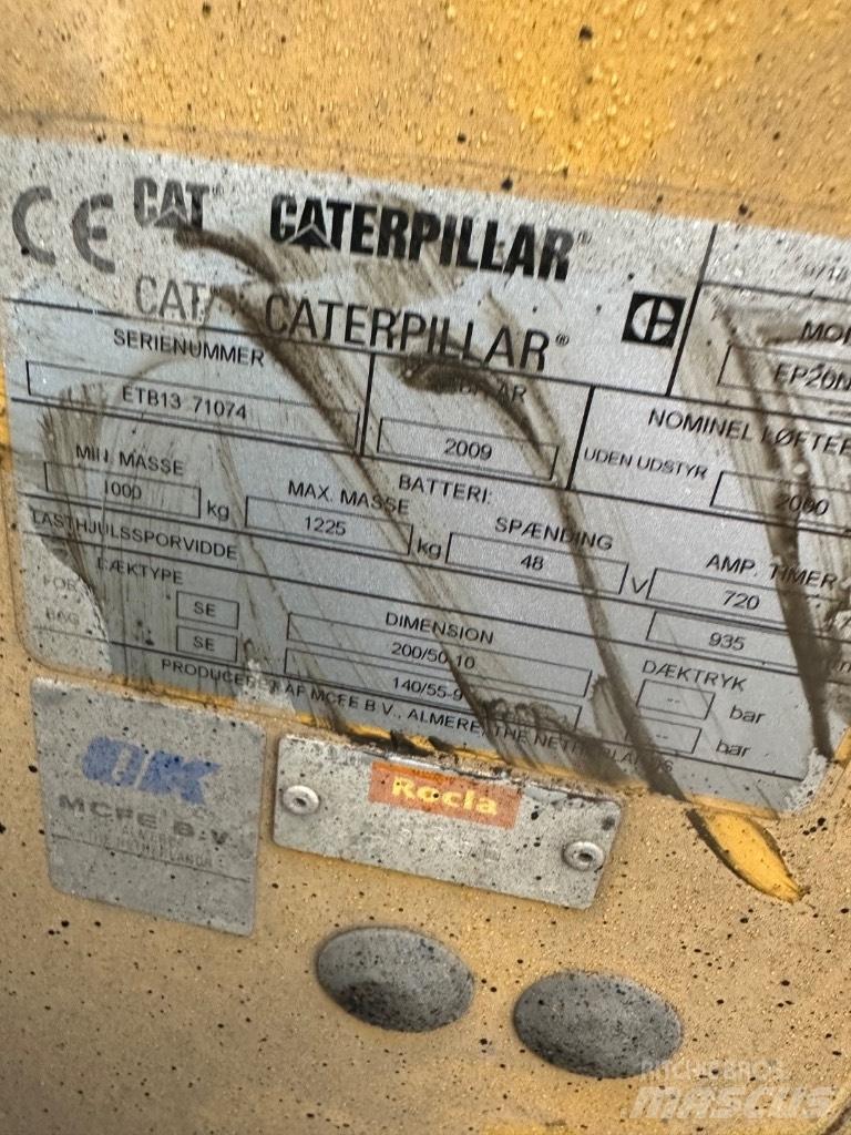 CAT 302.7DCR 小型挖掘机