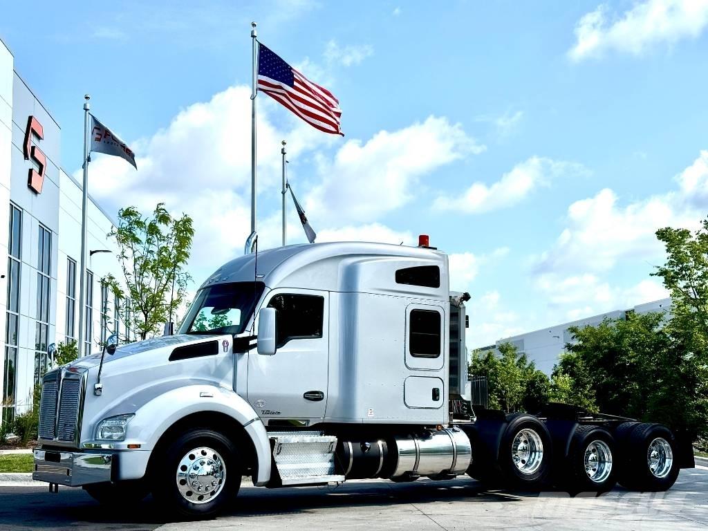 Kenworth T 880 牵引车