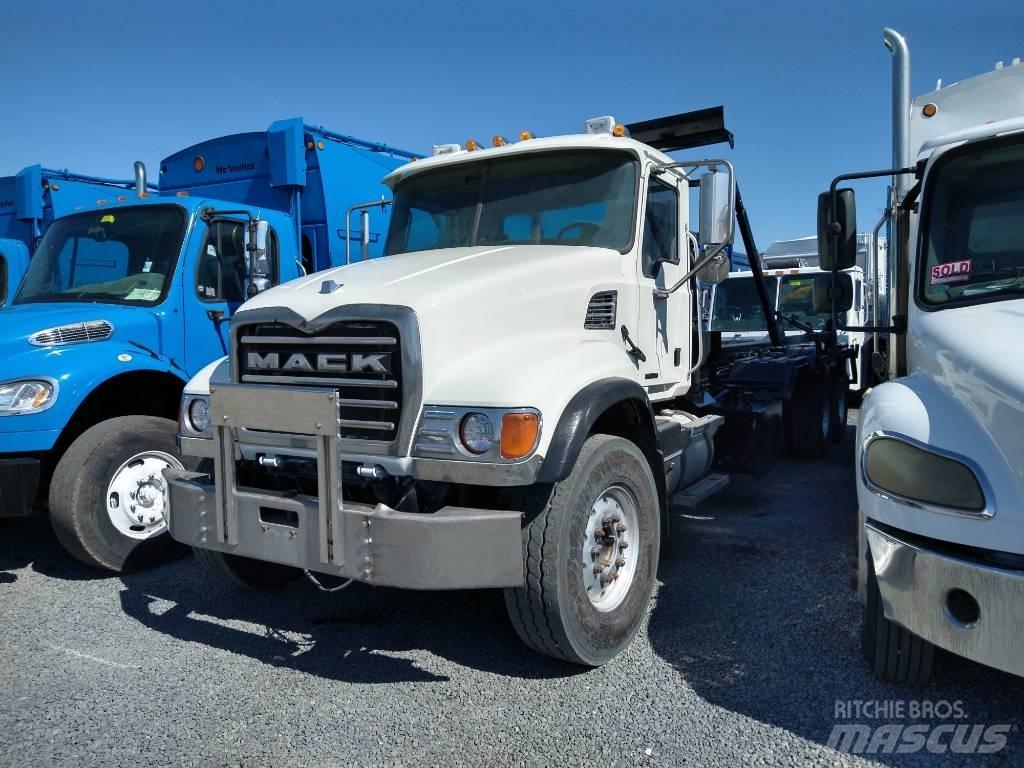 Mack GRANITE CV713 垃圾车
