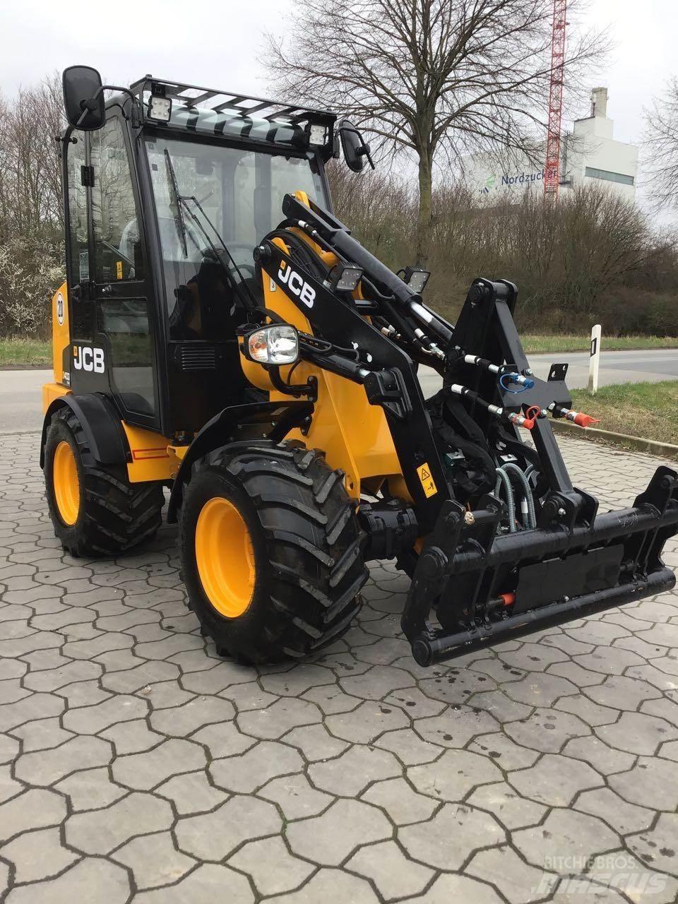JCB 403 Agri Plus 小型装载机