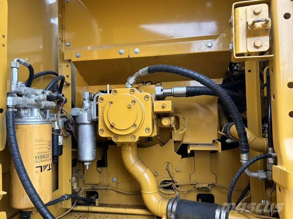 CAT 320 履带挖掘机
