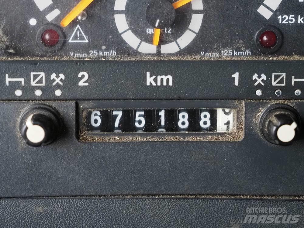 Scania 94 D 260 厢式货车