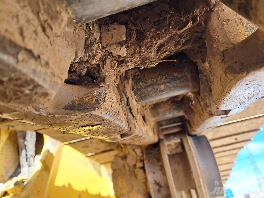 Komatsu D61PXI-24E0 履带式推土机
