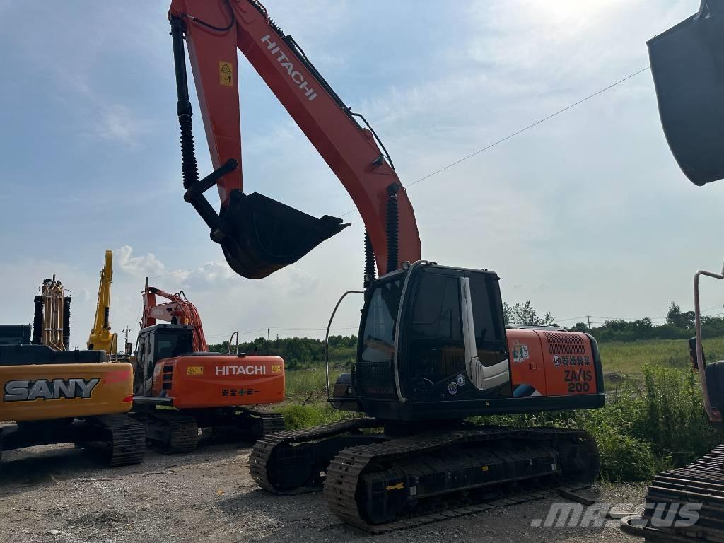 Hitachi ZX200 履带挖掘机