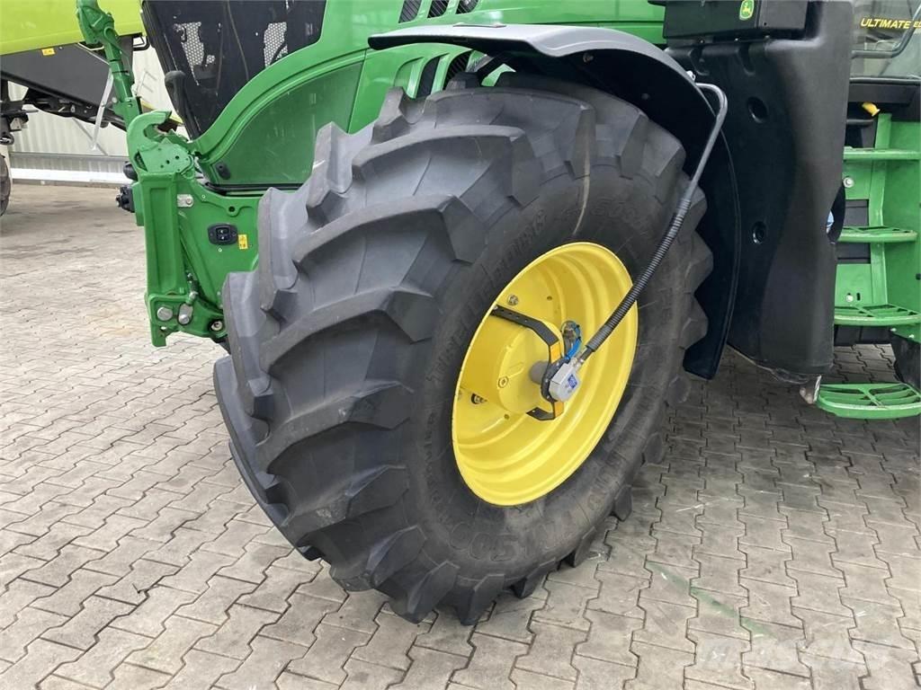 John Deere 6215R 拖拉机/农用车