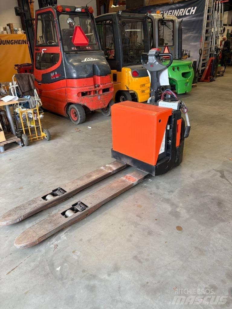 BT LPE 200 / 8 电动搬运车