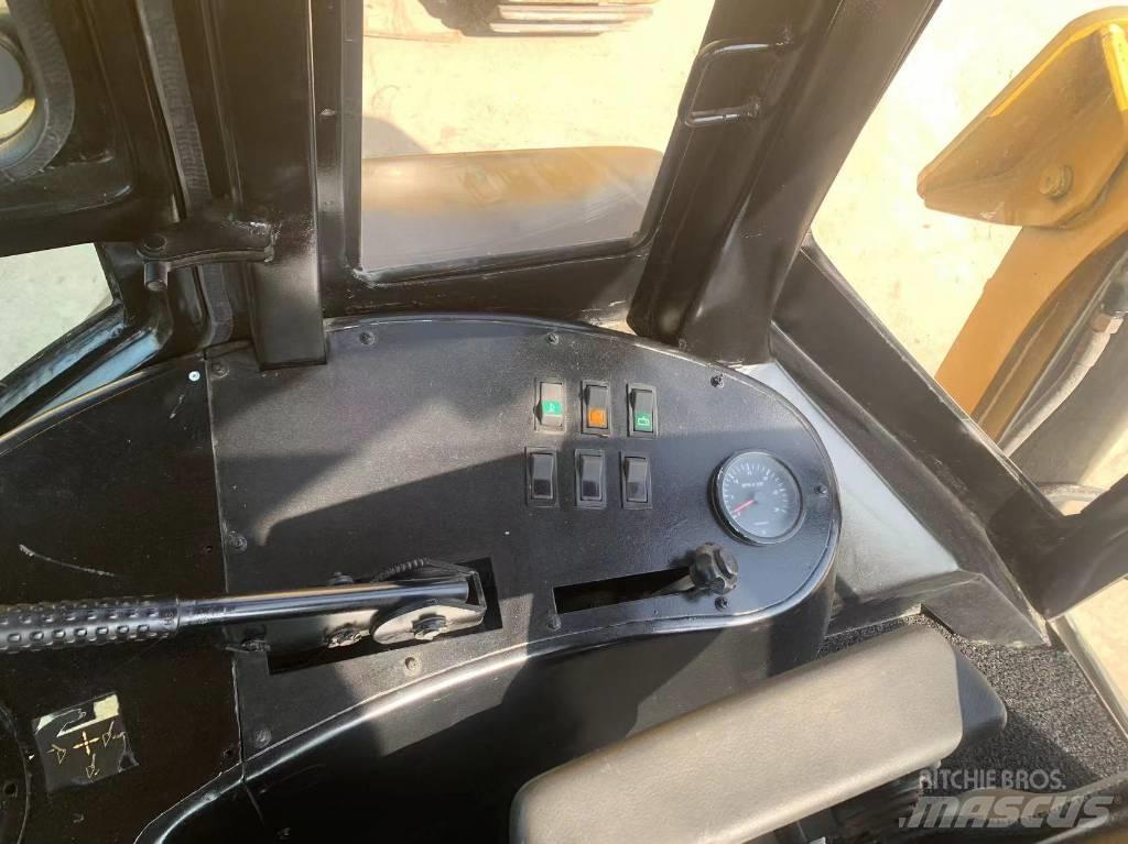 CAT 420 F2 反铲装载机