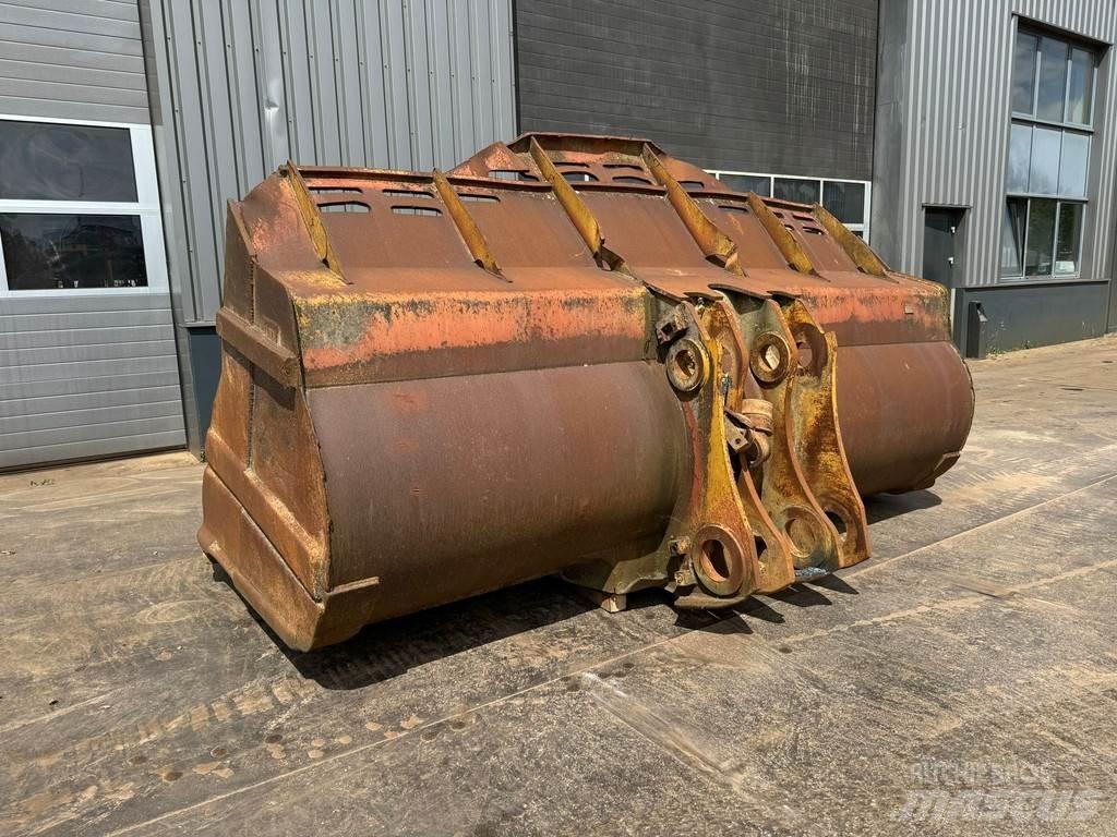 CAT Bucket 988H 挖斗