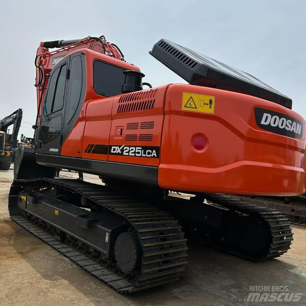 Doosan DX 225 LC 履带挖掘机