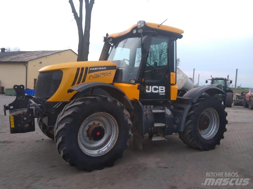 JCB Fastrac 3230 拖拉机/农用车