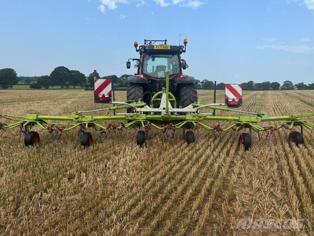 CLAAS Volto 800 犁耙和摊草机