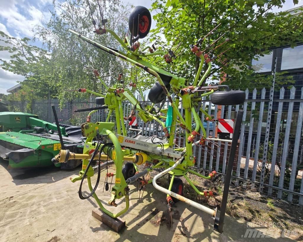 CLAAS Volto 800 犁耙和摊草机