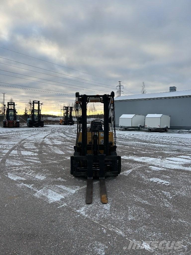 TCM FG 25 N2 天然气叉车