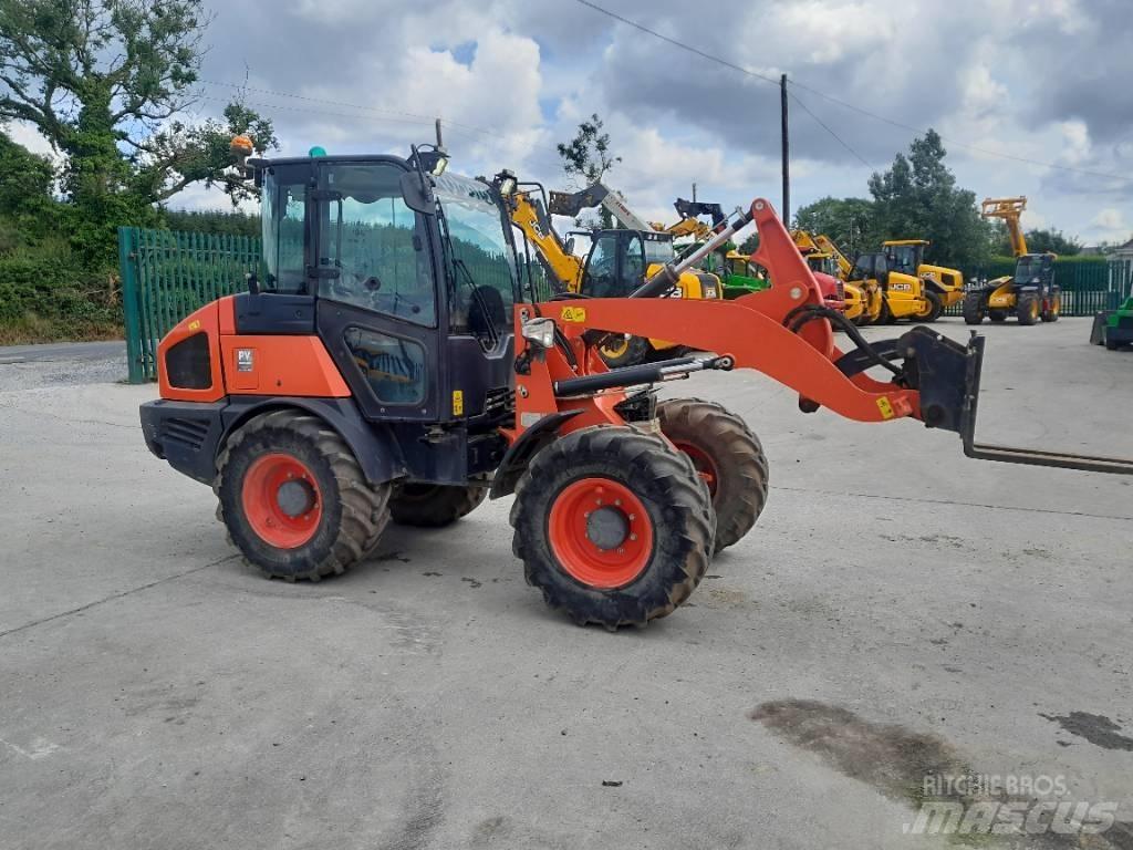 Kubota R 085 轮式装载机