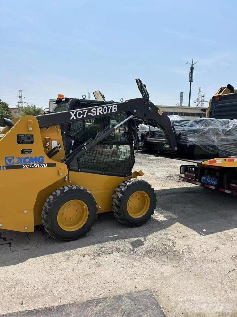 XCMG XC7-SR07B 滑移装载机