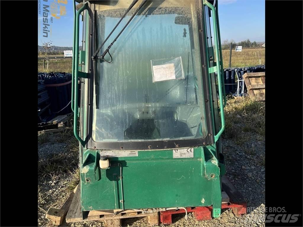Timberjack 1110D 驾驶室与内部