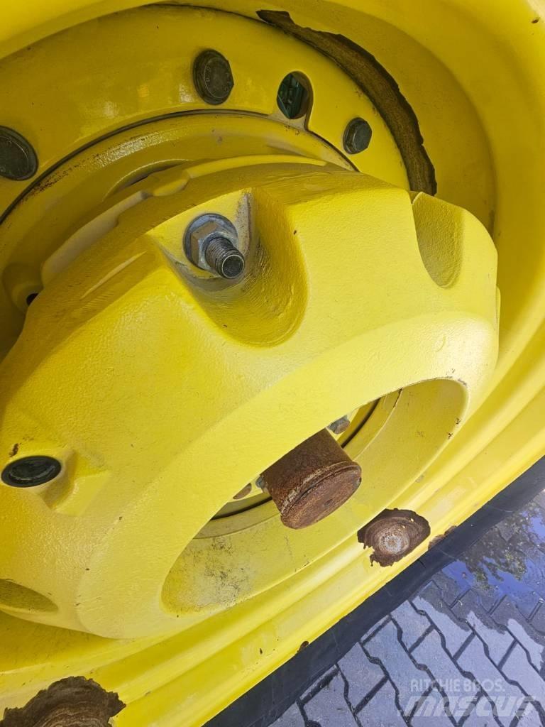 John Deere 8245 R 拖拉机/农用车