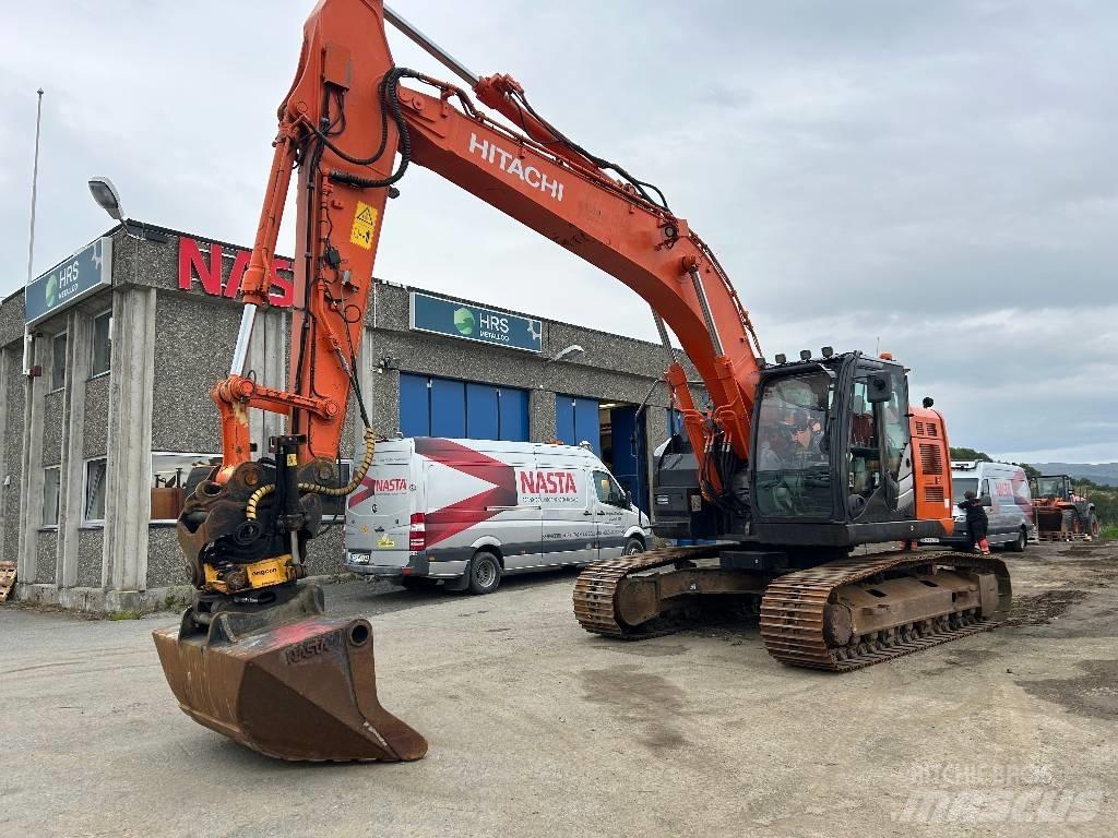 Hitachi ZX225USLC-5 履带挖掘机