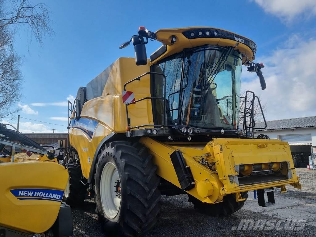 New Holland CX 8.70 联合收割机