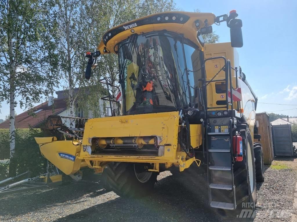 New Holland CX 8.70 联合收割机