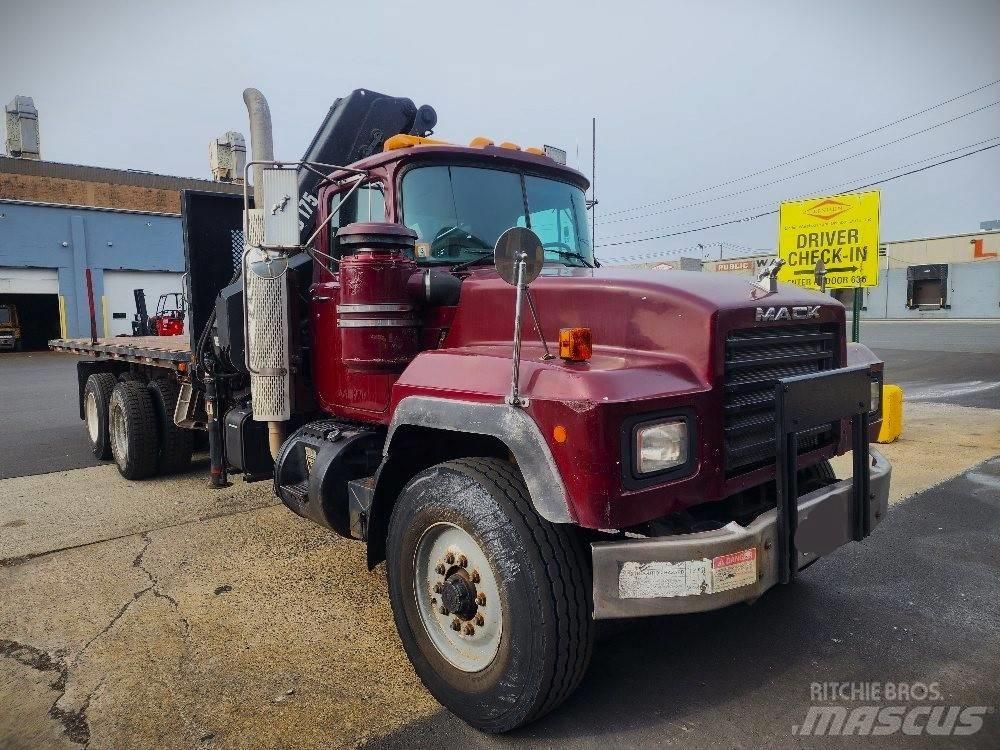Mack RD 690 S 起重车