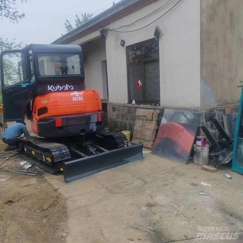 Kubota U 35 小型挖掘机
