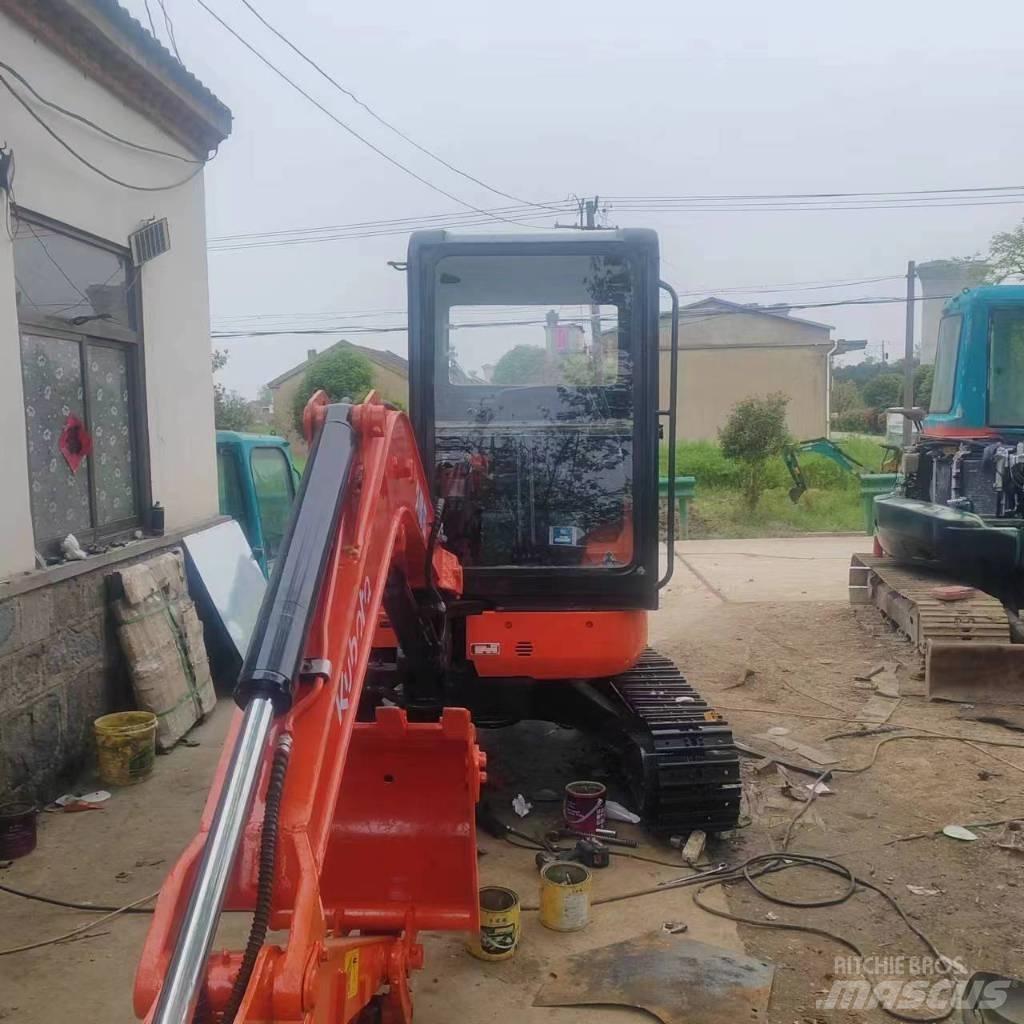 Kubota U 35 小型挖掘机