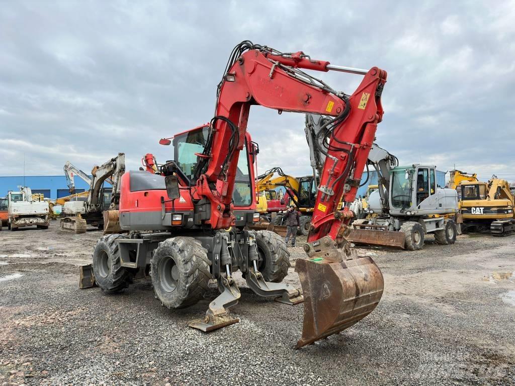 Komatsu PW98MR-8 轮式挖掘机