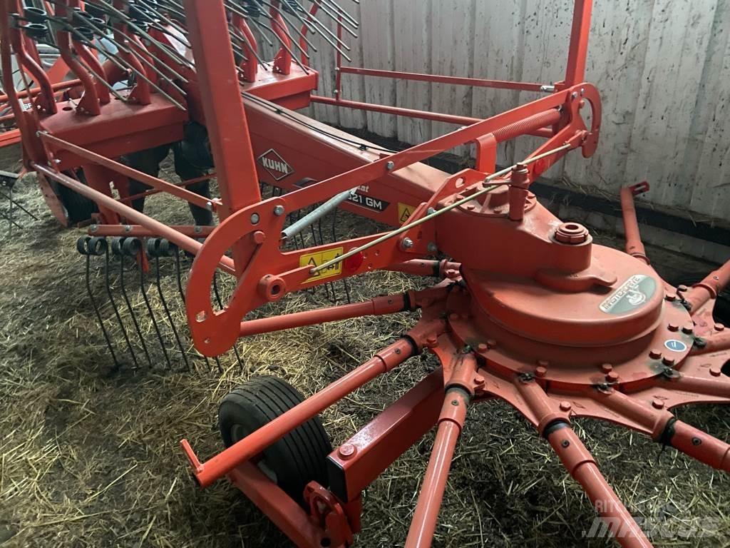 Kuhn GA4321 料堆整形机