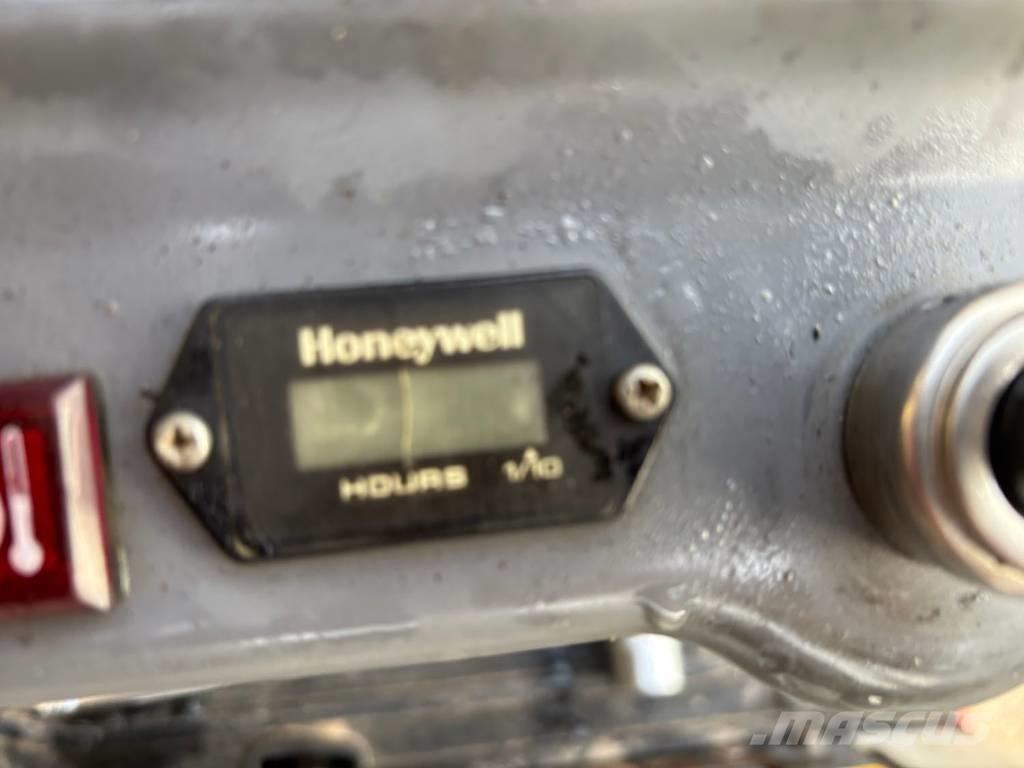 Takeuchi TB 210 R 小型挖掘机