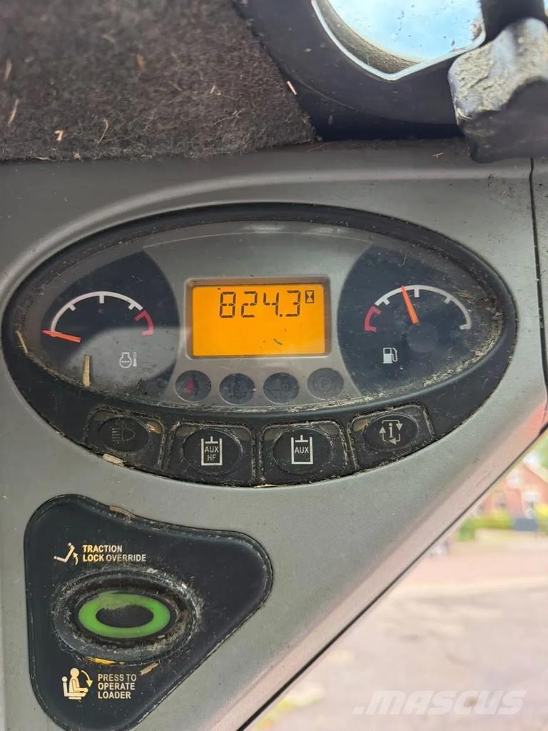 Bobcat S130 滑移装载机