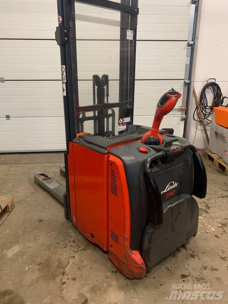 Linde D 12AP 行走式堆垛机