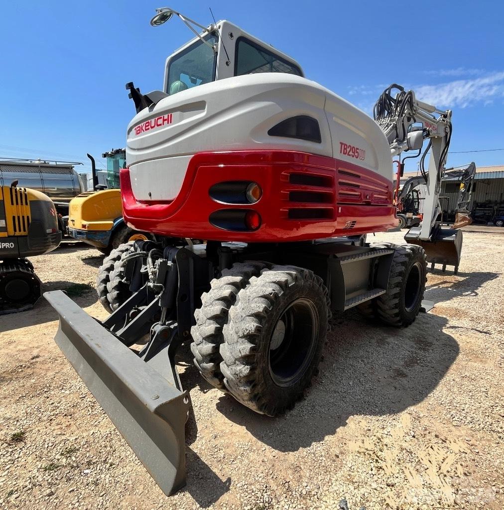 Takeuchi TB 295 W 轮式挖掘机