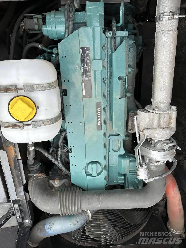 Volvo EC210D 履带挖掘机