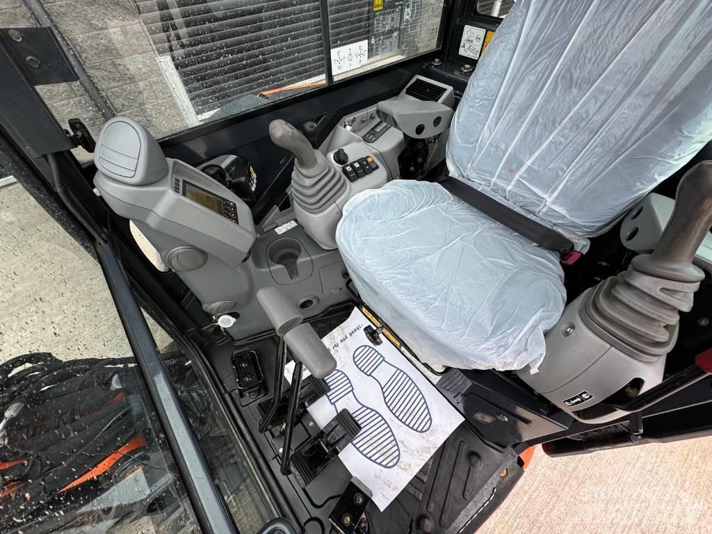 Hitachi ZX 33 U-5 A 小型挖掘机