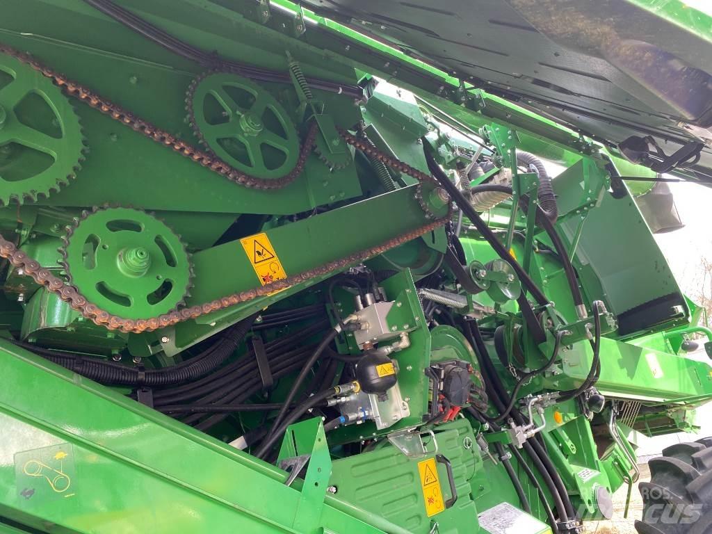 John Deere T560 HM 联合收割机