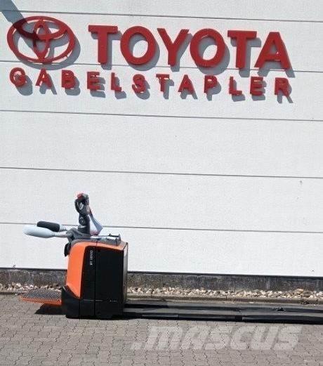 Toyota LPE 250 手摇升降机