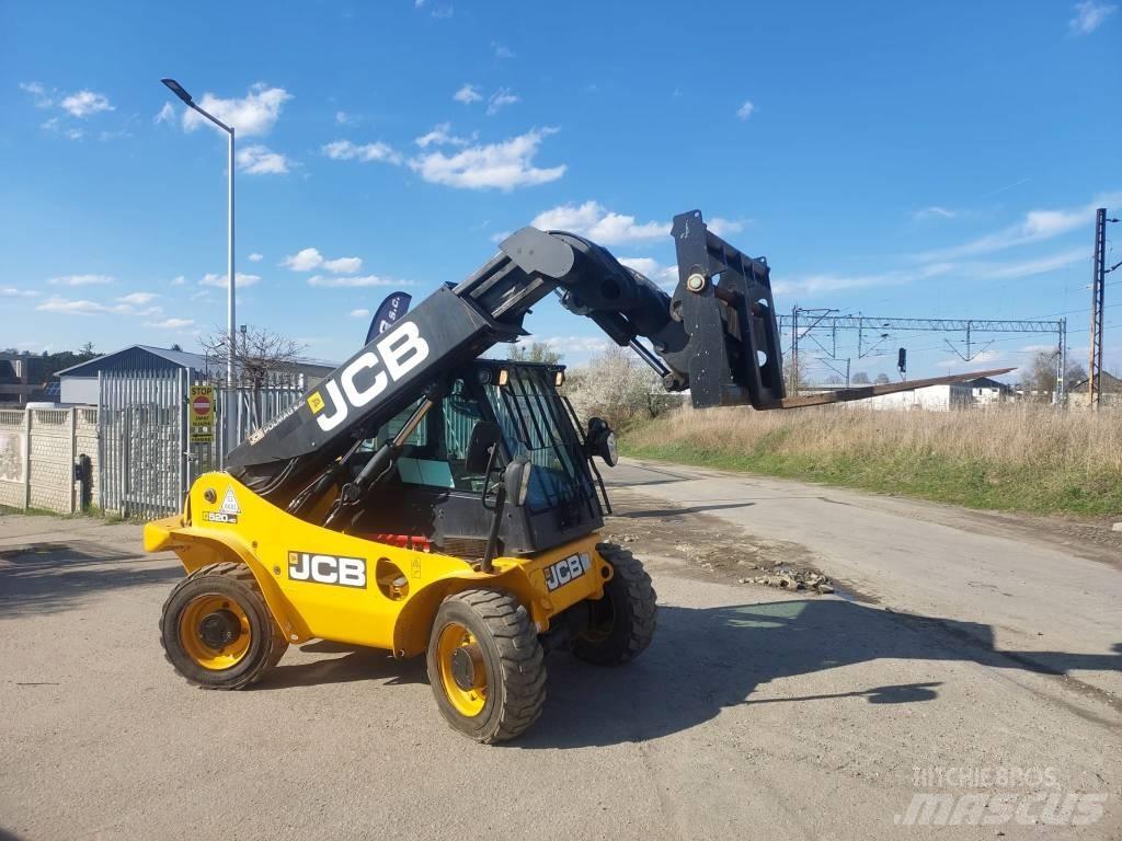 JCB 520-40 伸缩臂叉装车|叉装车