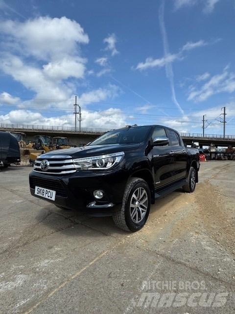 Toyota Hilux 皮卡车
