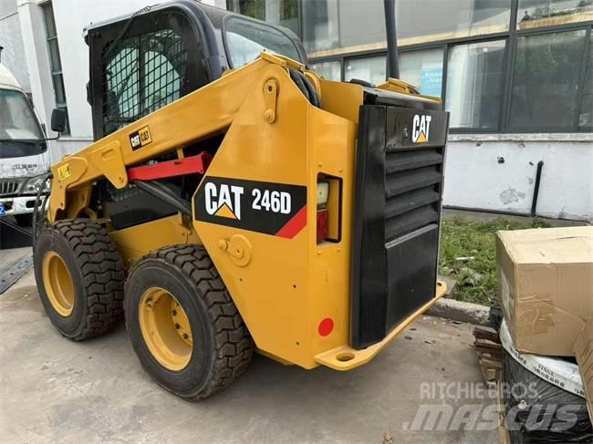 CAT 246 D 滑移装载机