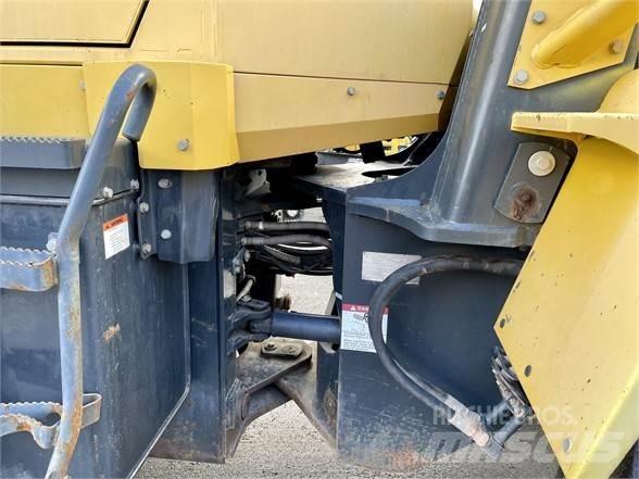Komatsu WA320 轮式装载机