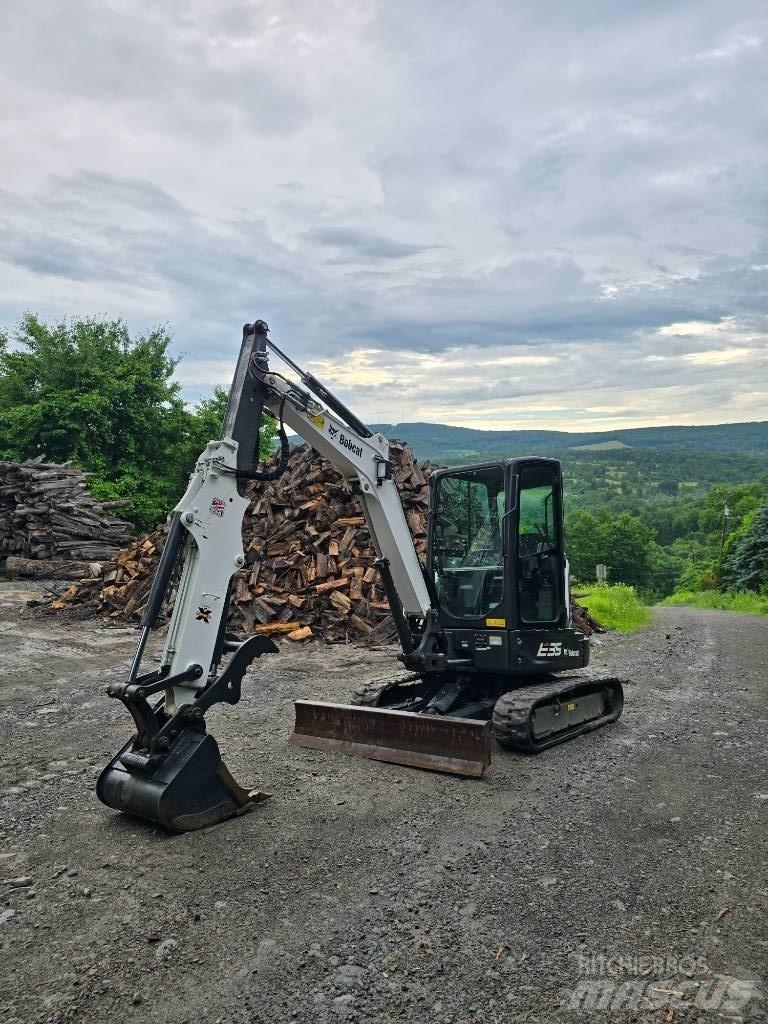 Bobcat E35 小型挖掘机