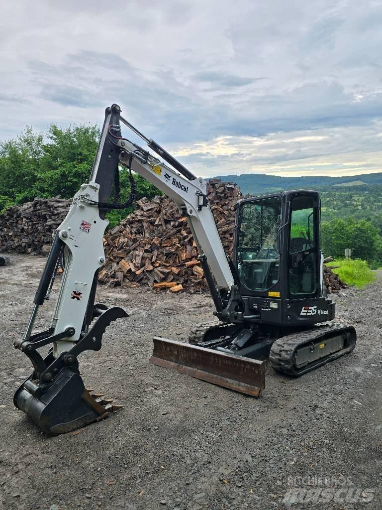 Bobcat E35 小型挖掘机